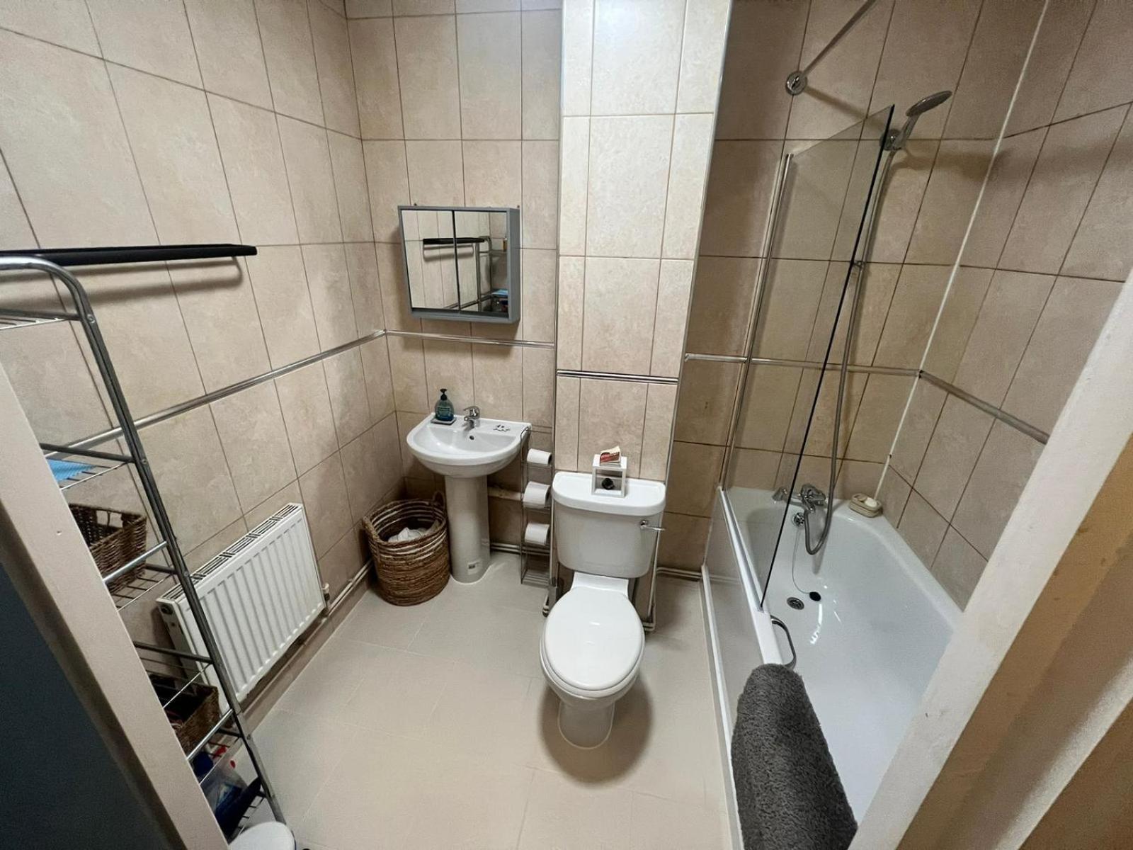 Cosy Private Room With Shared Bathroom Facilities London Eksteriør bilde