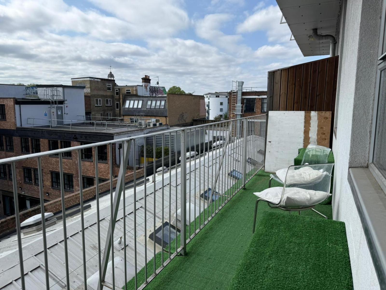 Cosy Private Room With Shared Bathroom Facilities London Eksteriør bilde